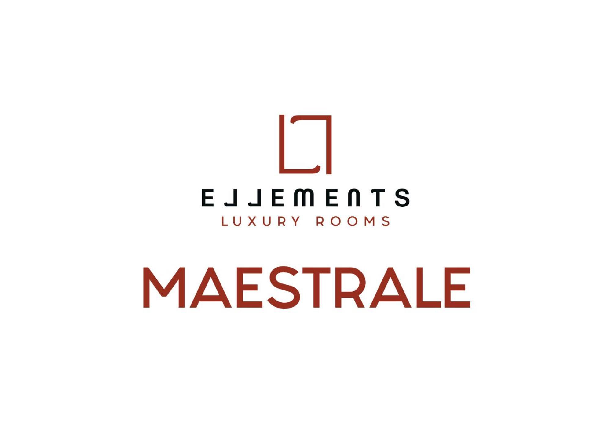 برينديسي Ellements - Luxury Rooms الغرفة الصورة